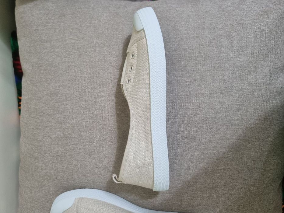 Из Великобритании, оригинал с блёстками, не ношеная