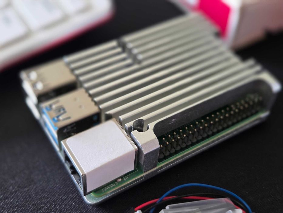 Rapberry Pi SET: 400 si RBP 4 cu 4gram plus periferice