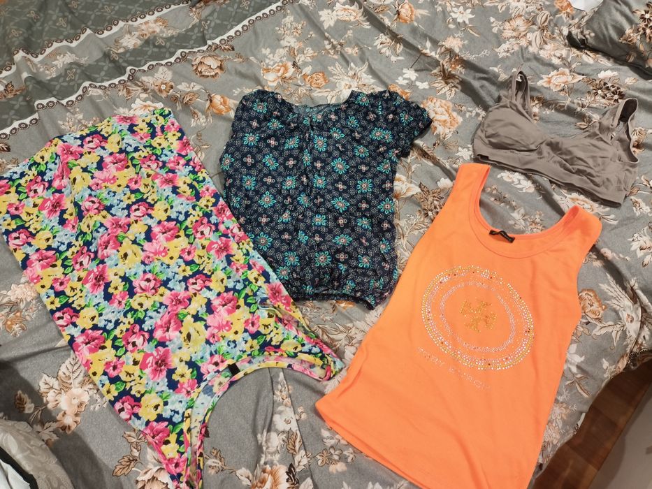 Отдам вещи на девушку