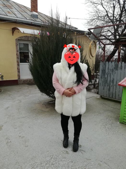 Vestă albă de damă