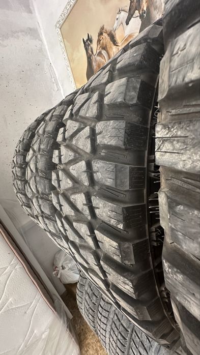 Продам шины R 17 285/70