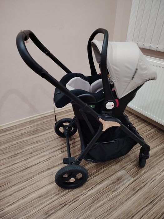 Бебешка количка Chipolino Infinity.