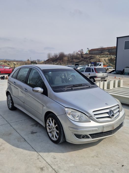Mercedes B180 CDI (НА ЧАСТИ)
