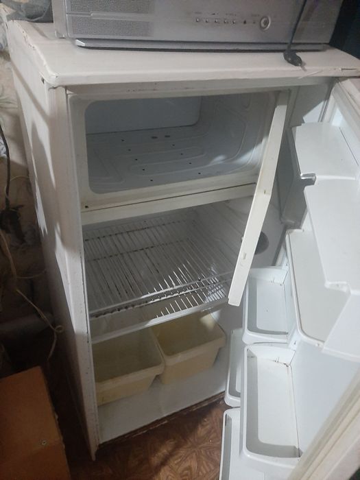 Продам холодильник