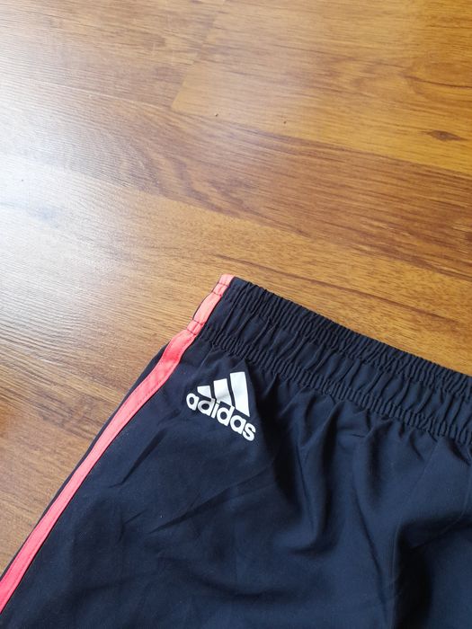 Adidas BAYERN MUNCHEN мъжко долнище 2XL размер.