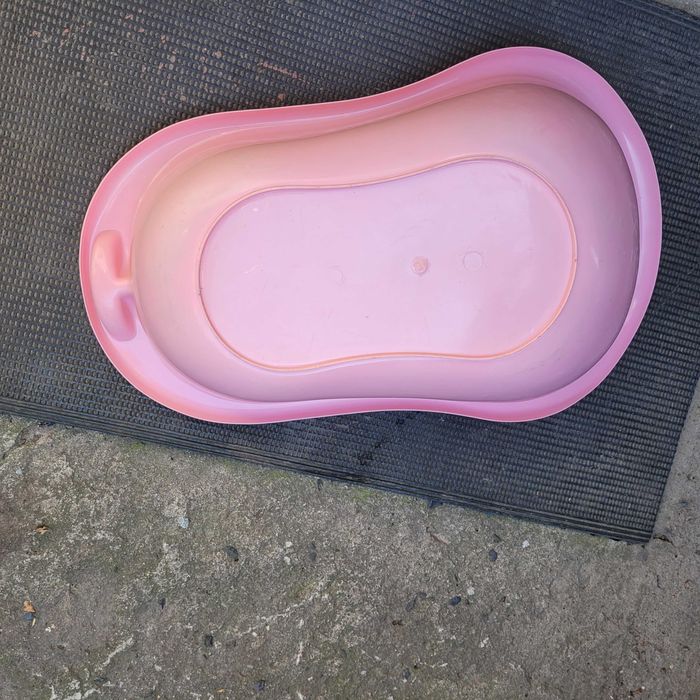 Продам ванночку детскую.