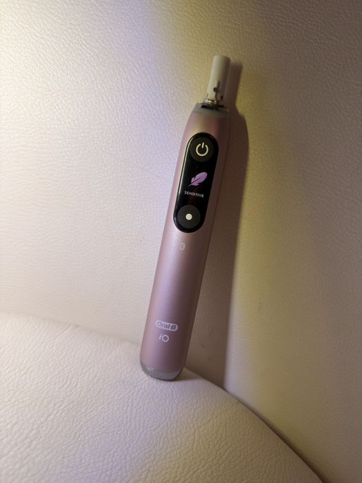 Periuta Oral B io9 Pink