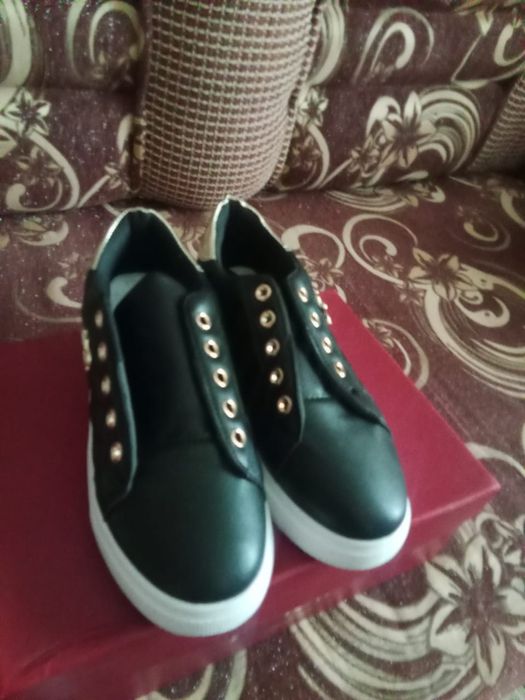 Продам новые кеды