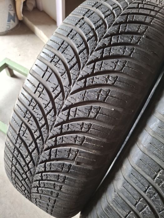 2 Anvelopele All season 215 65 r17 Goodyear