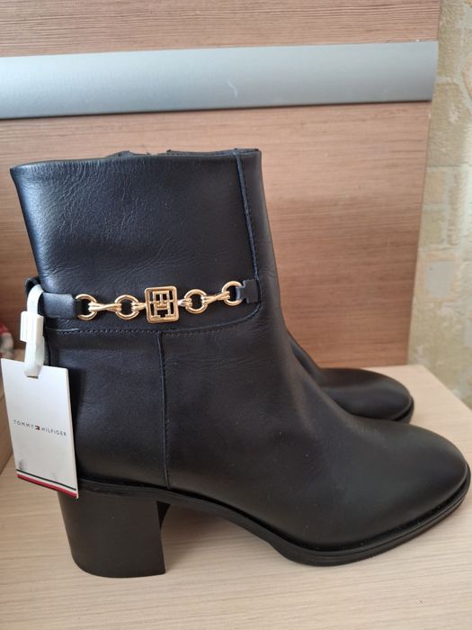 Tommy hilfiger оргинални естествена кожа