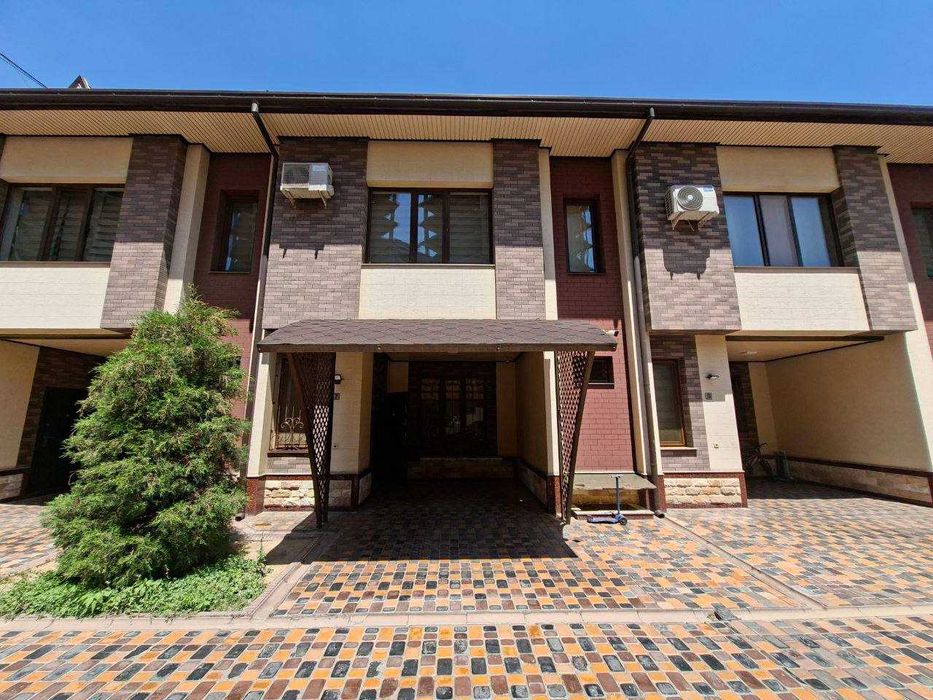 Продаётся 3-х уровневый ТАУН ХАУС,  Циалковский, 130м2.