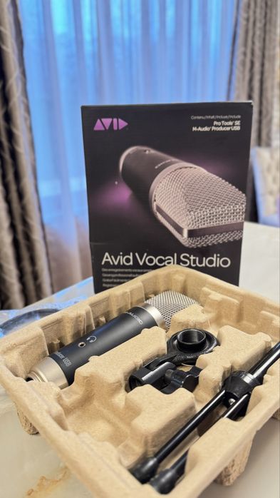 Avid Vocal Studio студиен мирофон USB