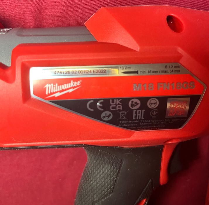 Milwaukee M18 FN18GS