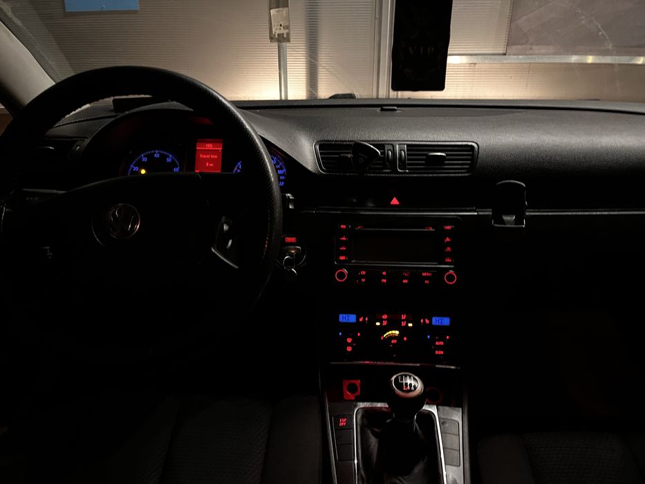 Vând  Volkswagen  pasat  b6