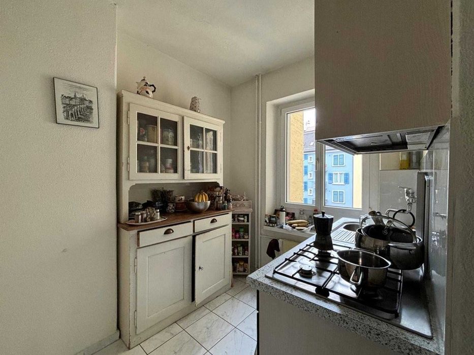 Дава се под наем Двустаен апартамент в София, Иван Вазов - 65 кв.м за 510 € - Снимка #1