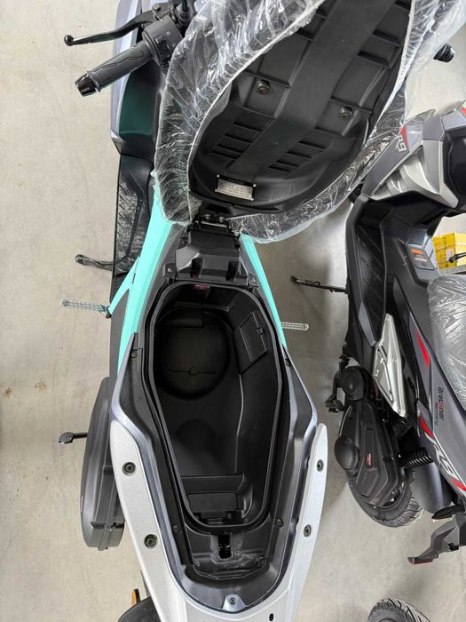 Scuter Breckner NVH 125 CU PERMIS pe benzina CIV inclus gri-turcoaz