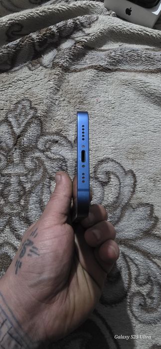 Продам айфон 13 простой