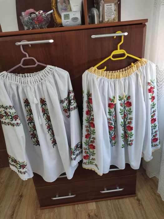 Ie cusuta cu mărgele