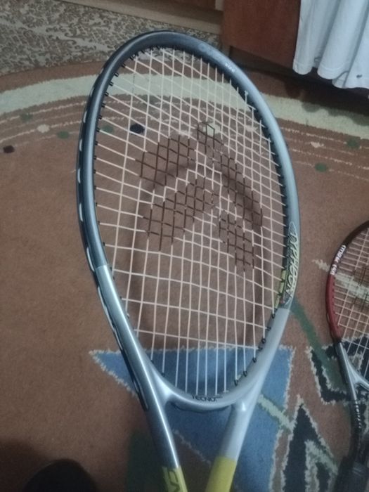 Vind paletele de tenis de câmp
