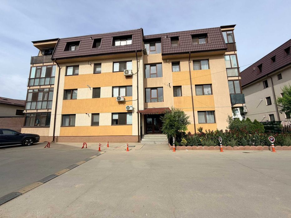 Apartament 3 camere, 2 băi + grădină + loc de parcare – 130.000 € negociabil