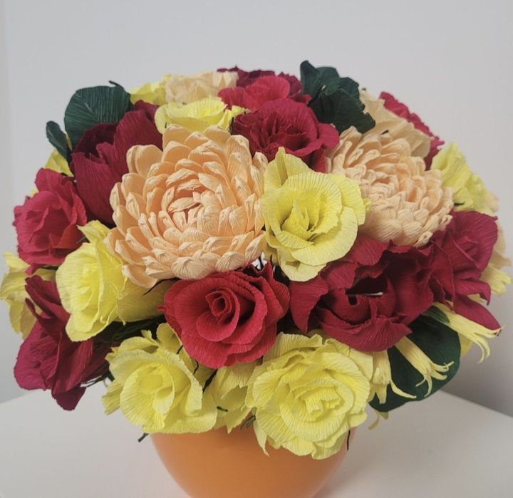 Flori / buchete/ aranjamente handmade din hartie creponata  - delicate, elegante si mereu proaspete