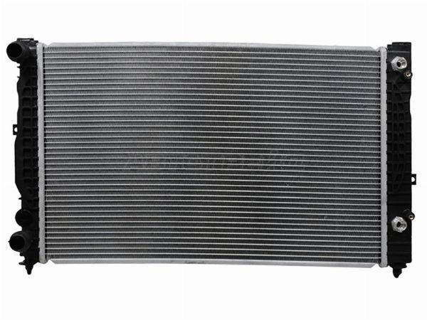 Радиатор охлаждения двигателя  Audi A4