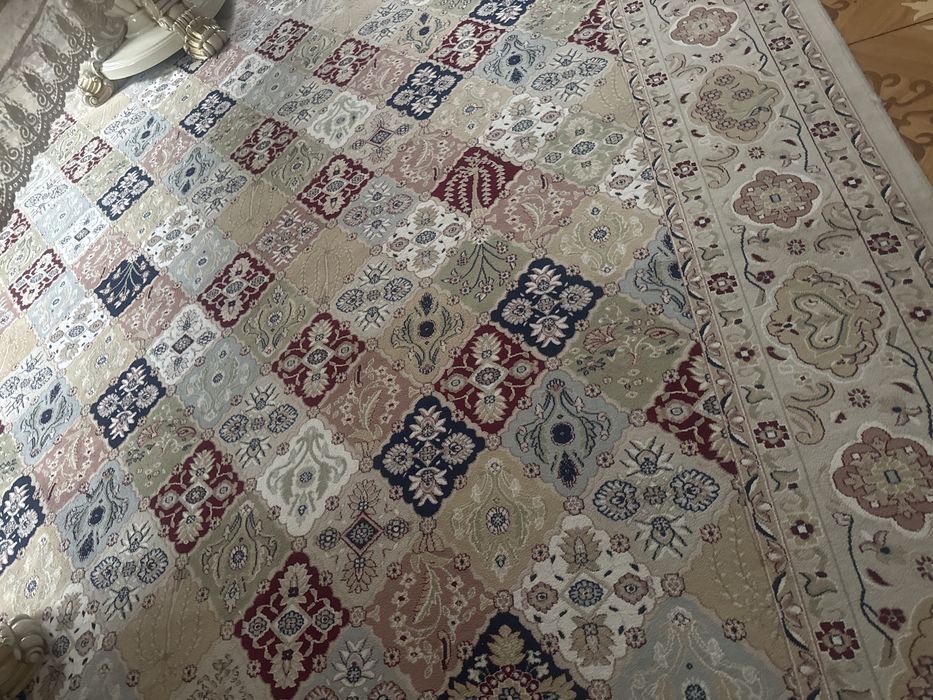 Кілем сатылады.   Таза.