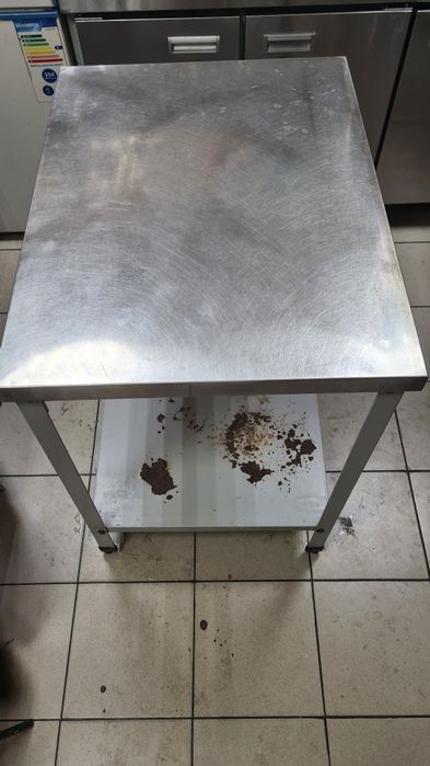Стол из нержавеющей стали