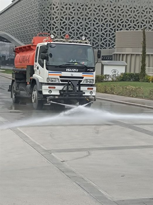 Ичимлик суви етказиб бериш хизмати йўлларни ювиш