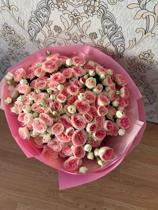 Кустовые розы свежие