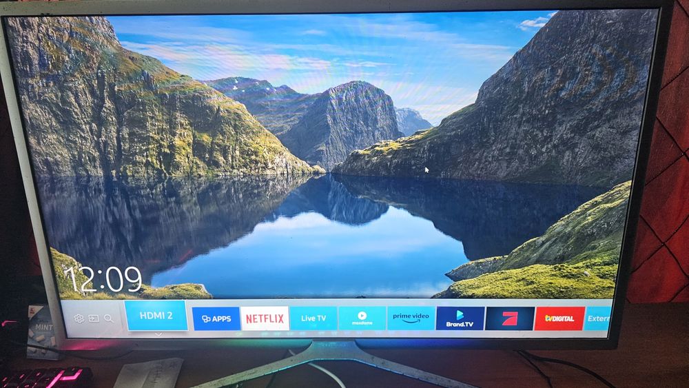 Samsung smart TV 32 инча