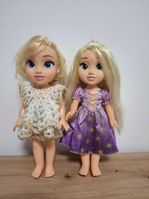 Vand lot jucarii cu 2 papusi Disney