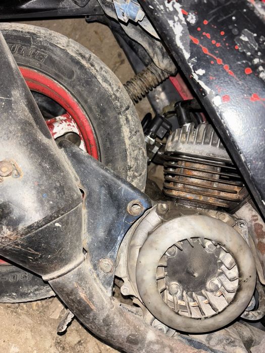 Продавам ХОНДА ДИО АФ 27 И ЧАСТИ ОТ АФ 18.