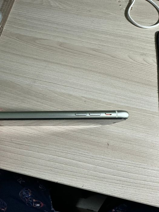 iPhone 11 в идеальном состоянии