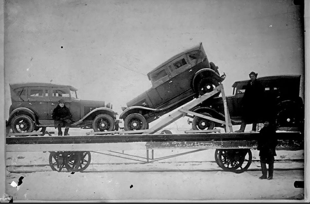 Газвский первый автомобил советский союз.