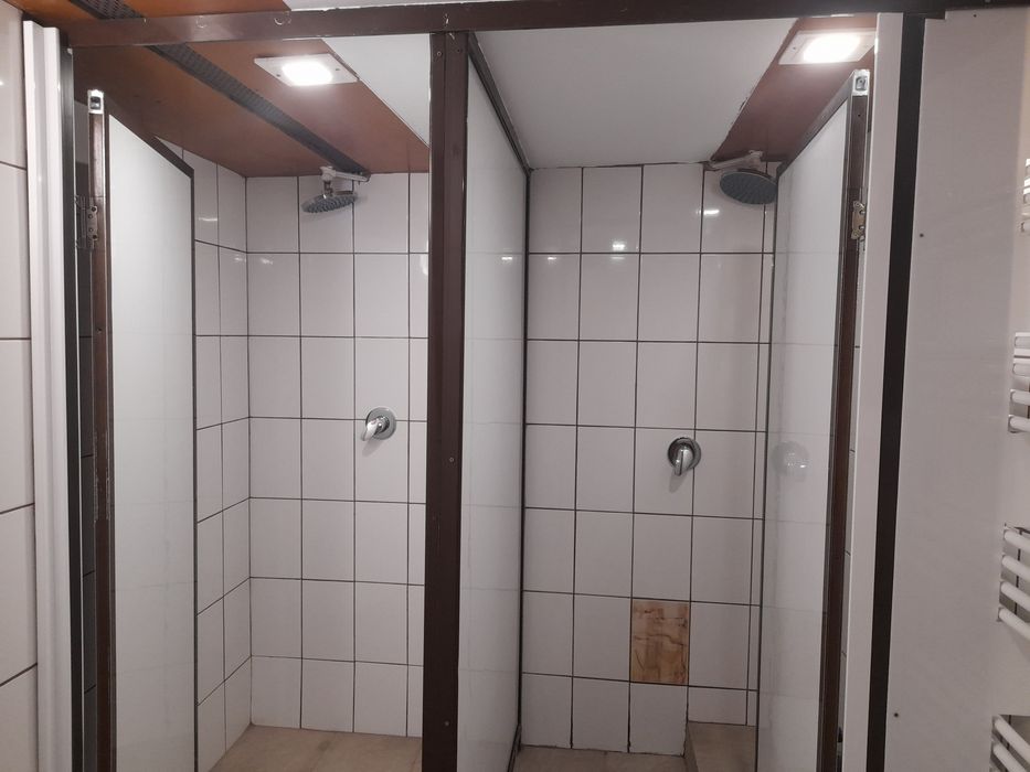 Casă de închiriat pentru 10 persoane (muncitori)