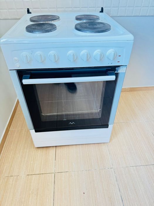Продам электро плиту