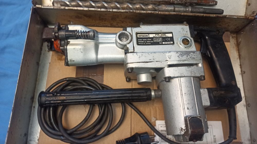 Ciocan rotopercutor Hitachi