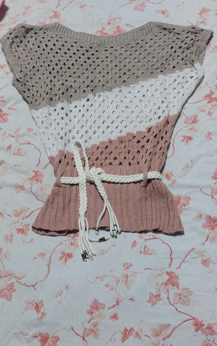 Кофточка вязаная в хорошем состоянии размер S