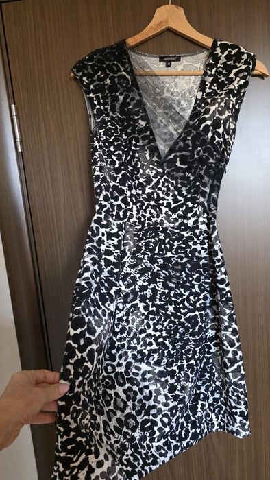 Рокля Denny Rose италианска размер 40 IT или S, с ликра и воал