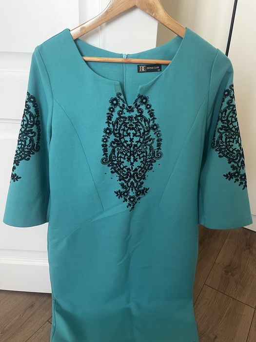 Платье стильное б/у