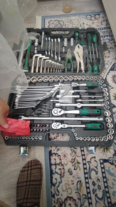 Продам новый набор ключей