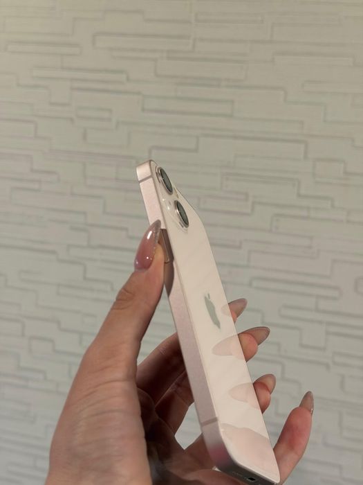 iPhone 13  256 Гб б/у в отличном состоянии..