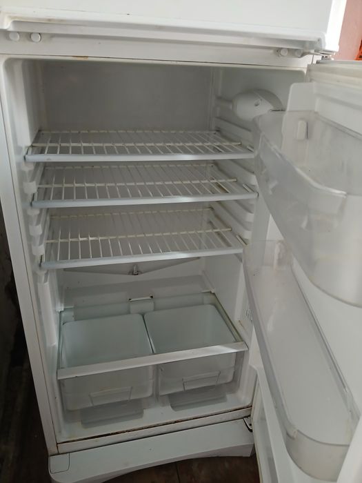 Холодильник Indezit