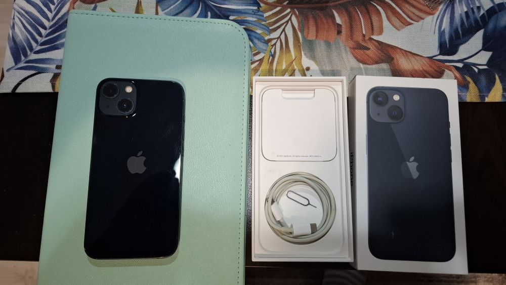 iPhone 13, Midnight, 128GB