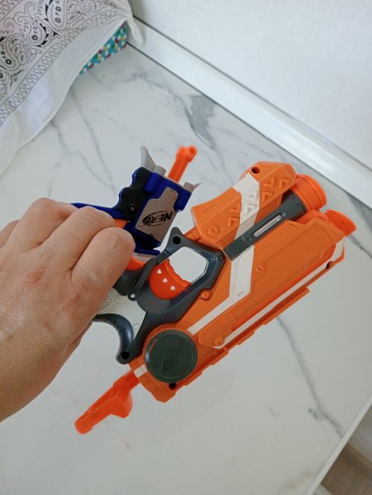 Пистолет игрушечный