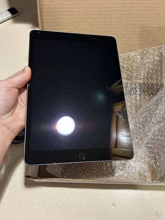 iPad 6th gen новый