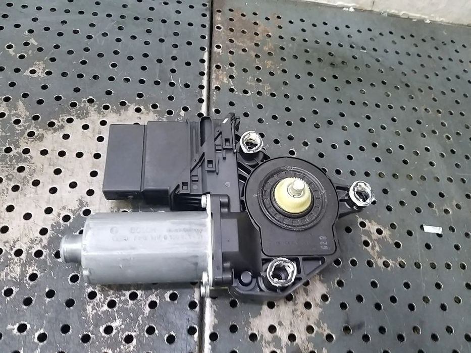 Motoras macara stanga spate vw golf 5 1k 1k4839401d 1k0959703f 994900200 0130821431
