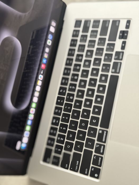 Macbook air m2 15дюйм, 8/256