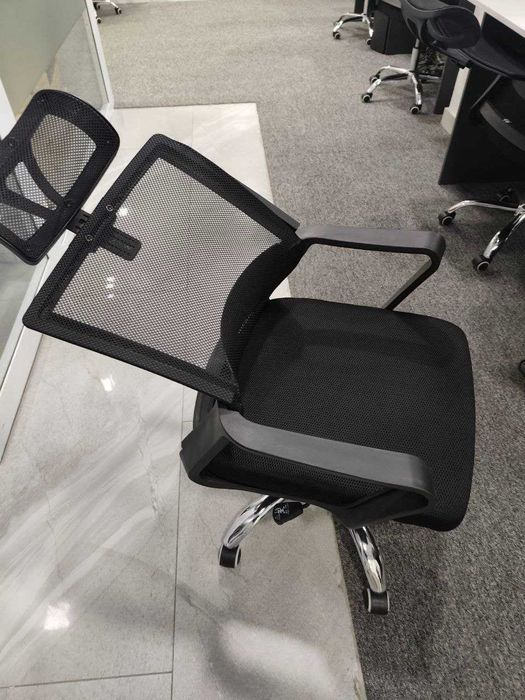 продам офисные кресла сломаные на запчасти